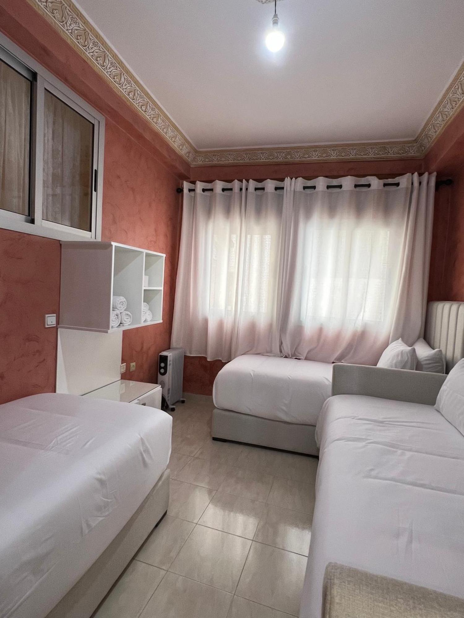 Centre With Balcony N20 *